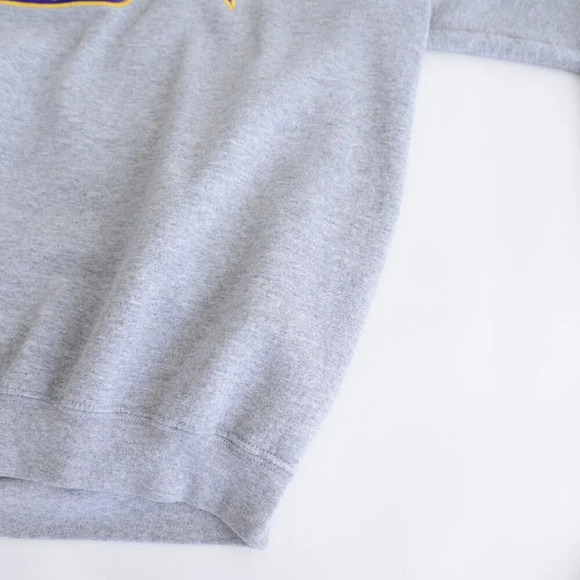 VTG Gildan  Delasalle Pilots Embroidered Purple Gray Collegiate Crewneck Sweater - Picture 5 of 9